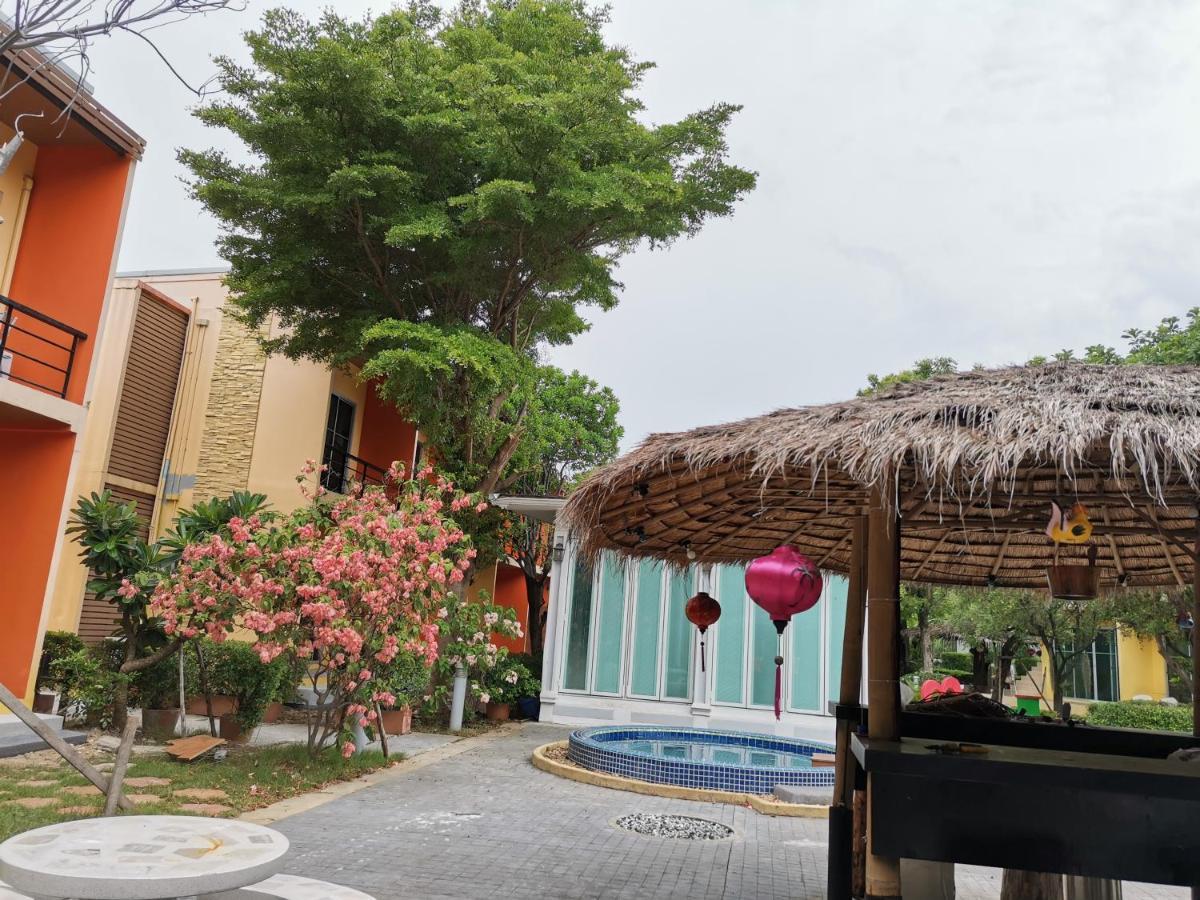 Bangkok.Grand.Resort Bang Bo Exterior photo